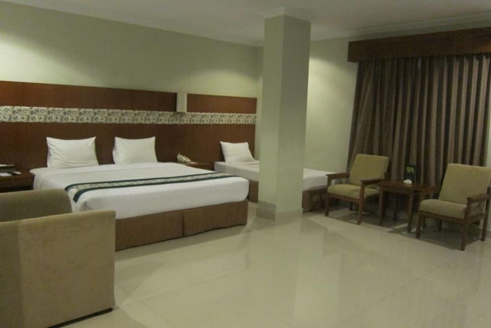 Cakra Kembang Hotel Kejayan Экстерьер фото