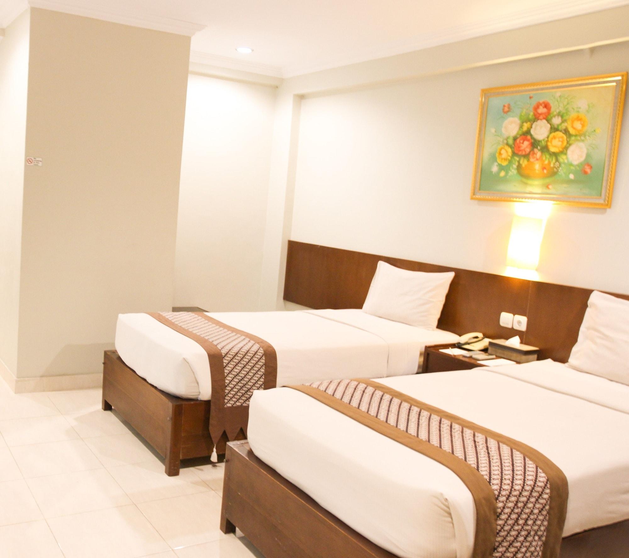 Cakra Kembang Hotel Kejayan Экстерьер фото