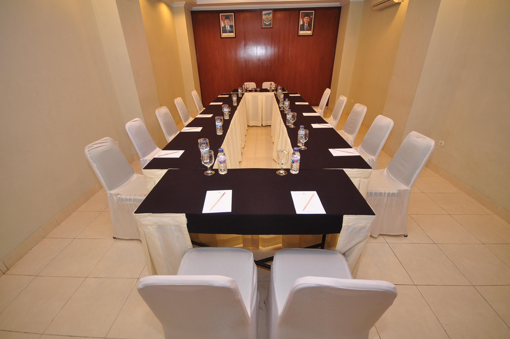 Cakra Kembang Hotel Kejayan Экстерьер фото