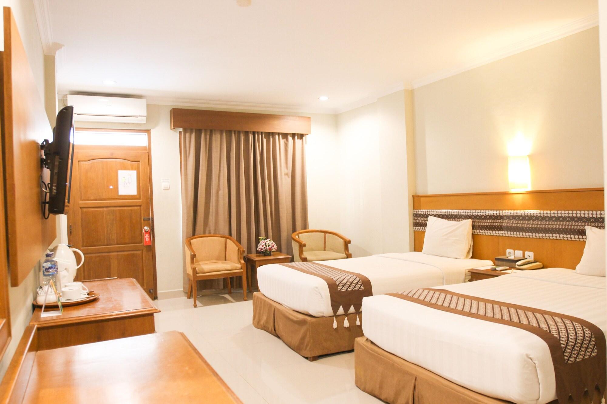 Cakra Kembang Hotel Kejayan Экстерьер фото