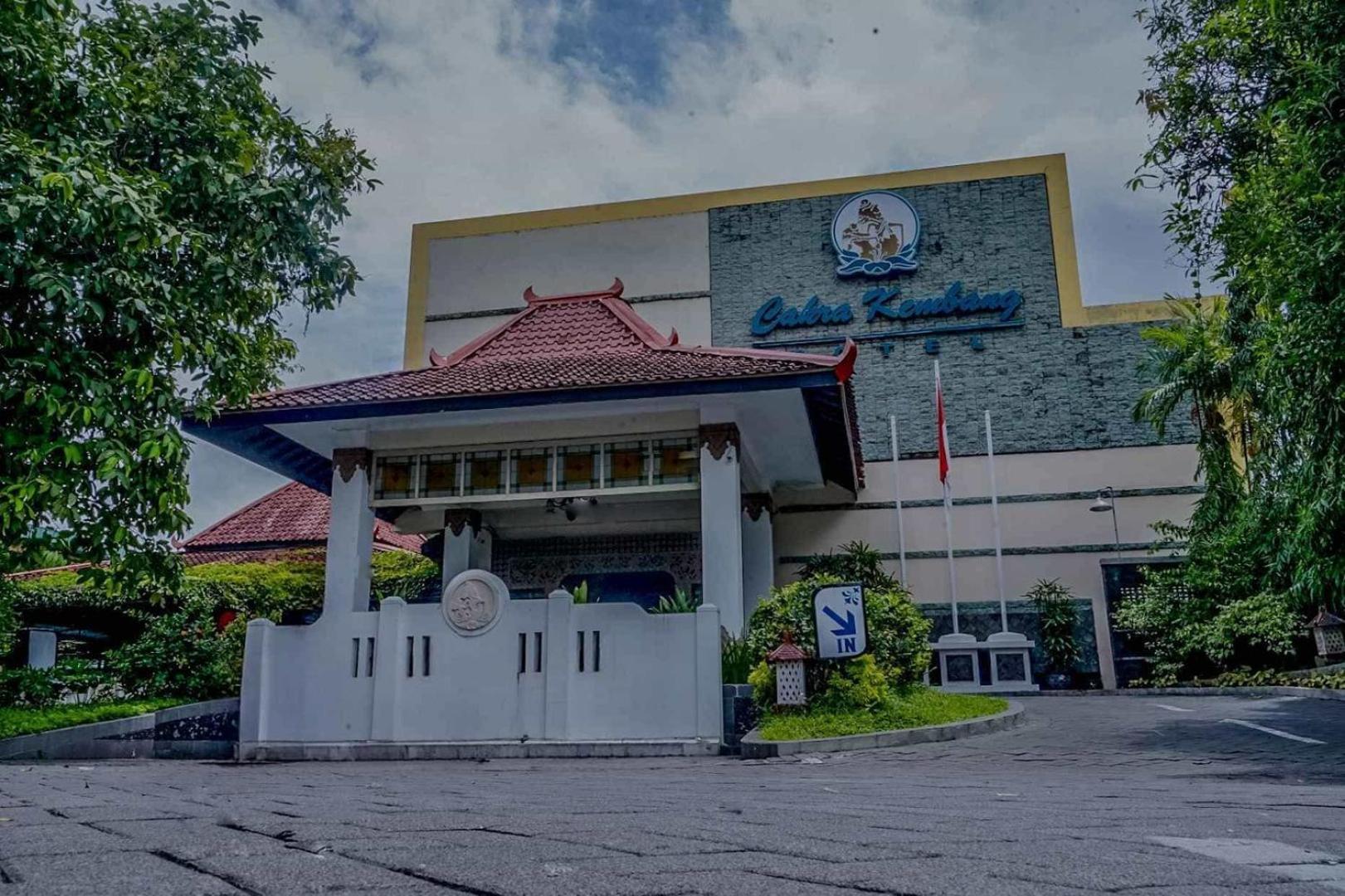 Cakra Kembang Hotel Kejayan Экстерьер фото