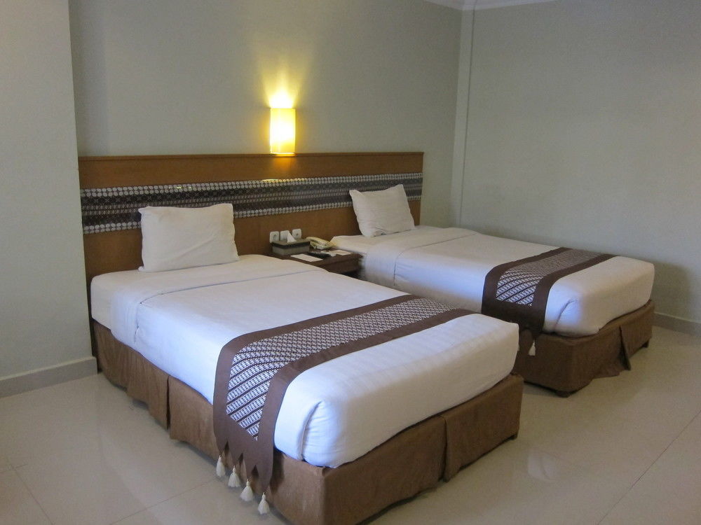 Cakra Kembang Hotel Kejayan Экстерьер фото