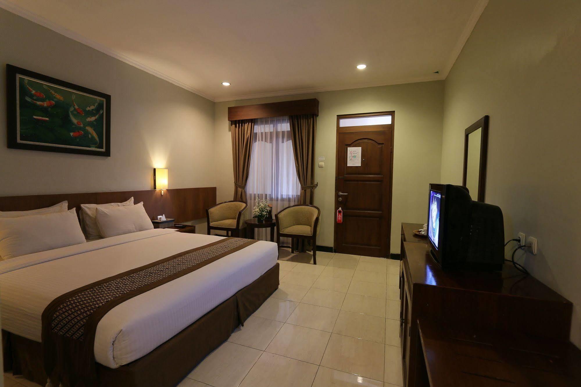 Cakra Kembang Hotel Kejayan Экстерьер фото