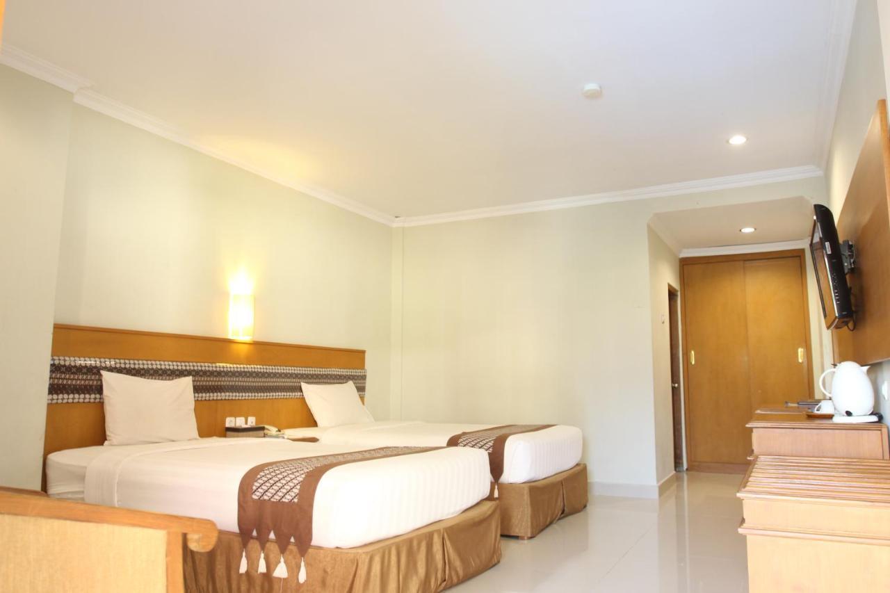 Cakra Kembang Hotel Kejayan Экстерьер фото